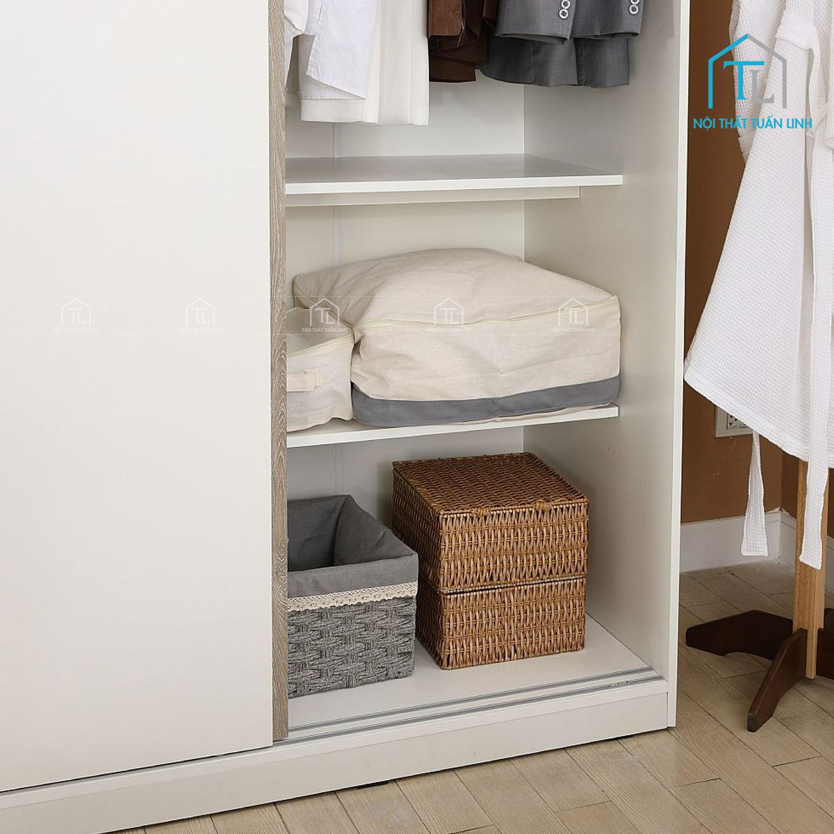 Tủ quần áo cửa lùa gỗ MDF thiết kế vân gỗ phối trắng hiện đại